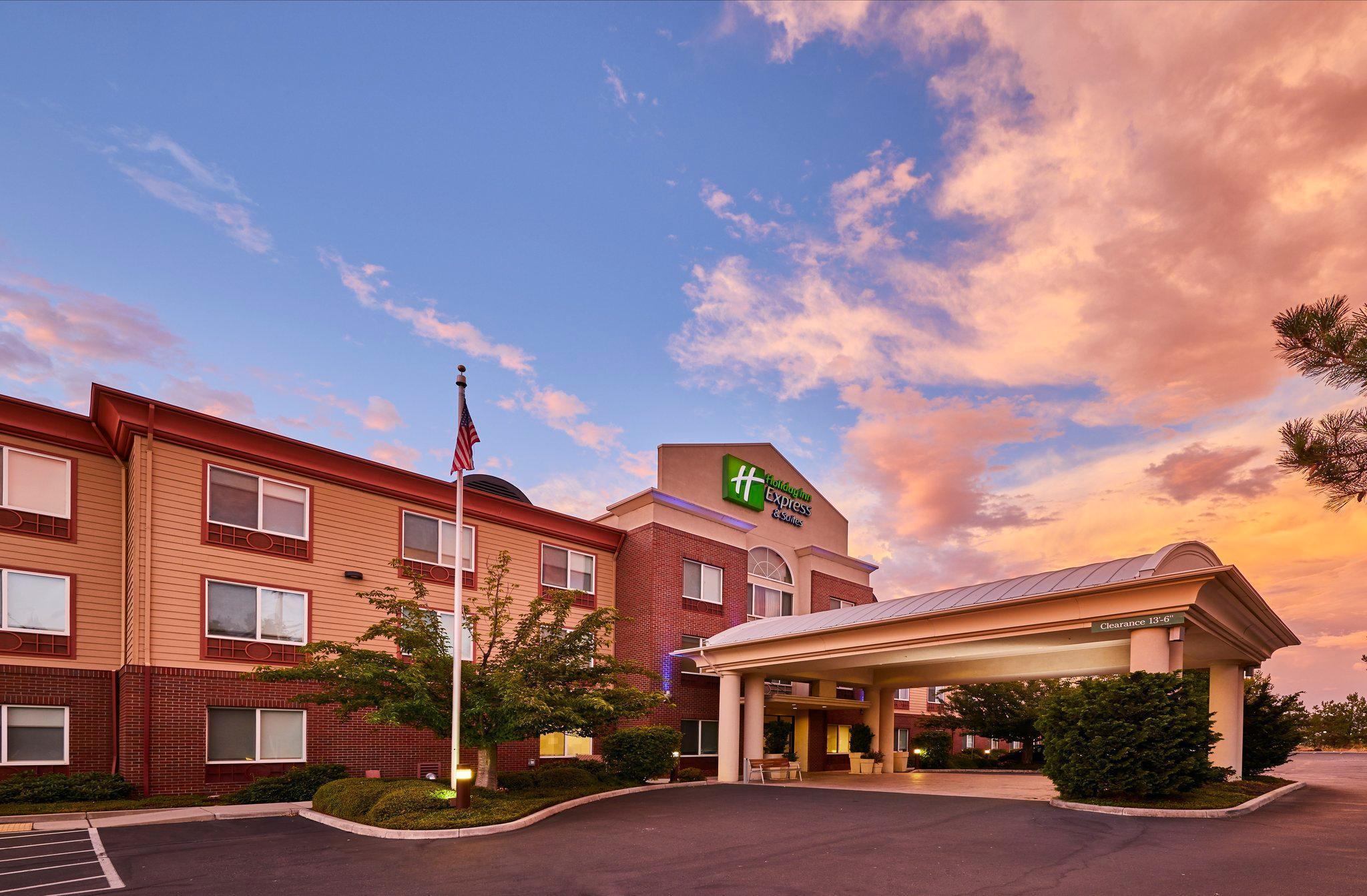 Holiday Inn Express Hotel & Suites Medford-Central Point By Ihg Exterior photo