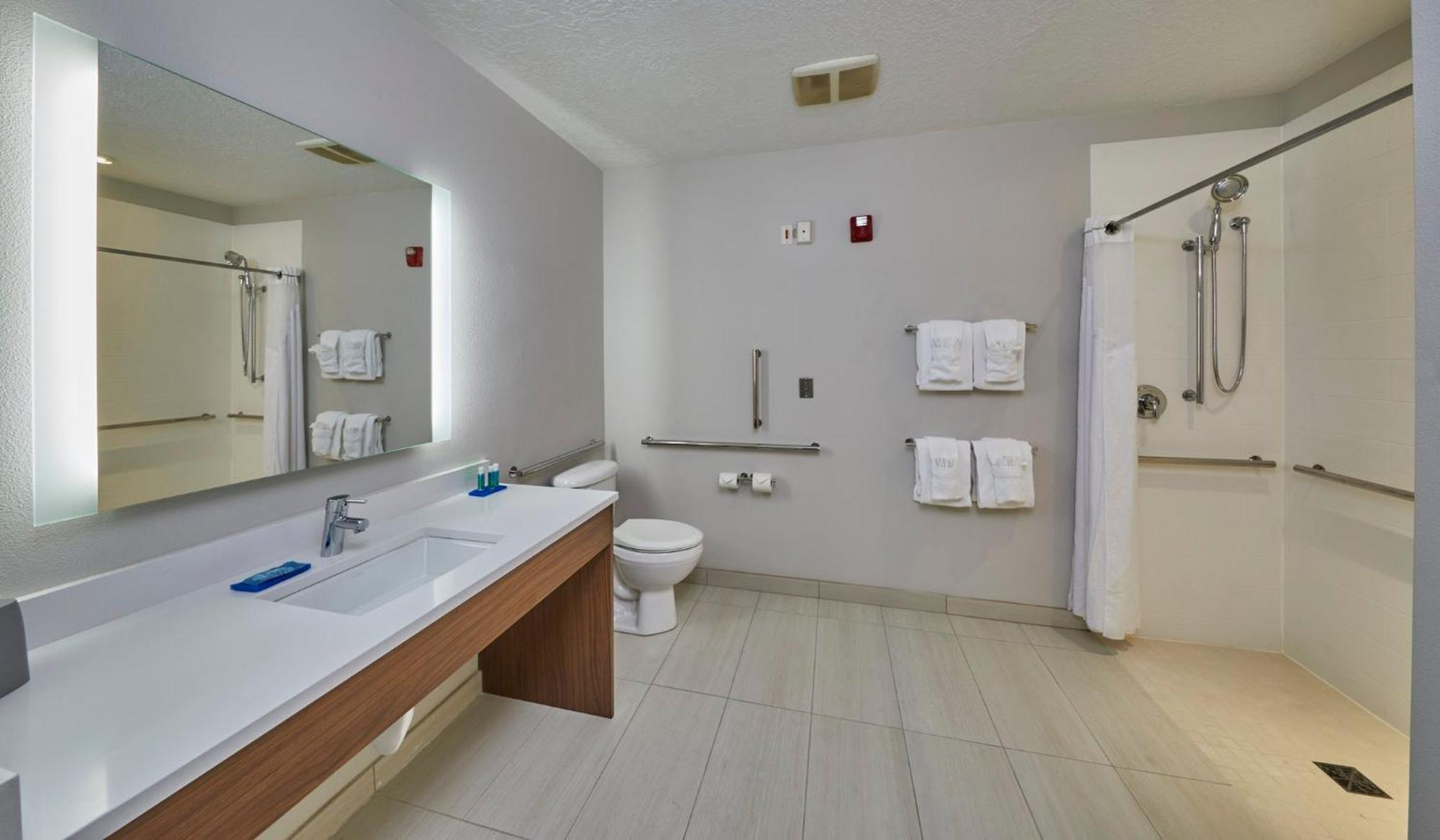 Holiday Inn Express Hotel & Suites Medford-Central Point By Ihg Exterior photo