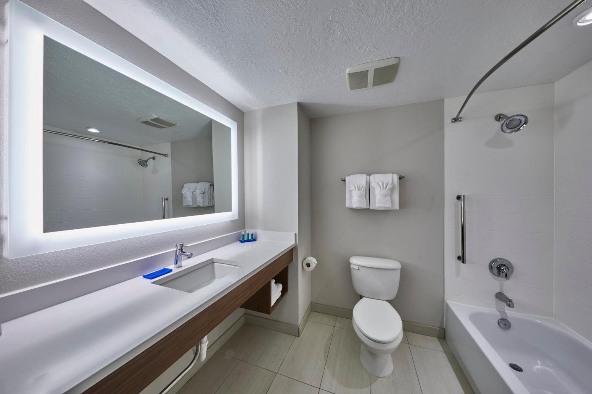 Holiday Inn Express Hotel & Suites Medford-Central Point By Ihg Exterior photo