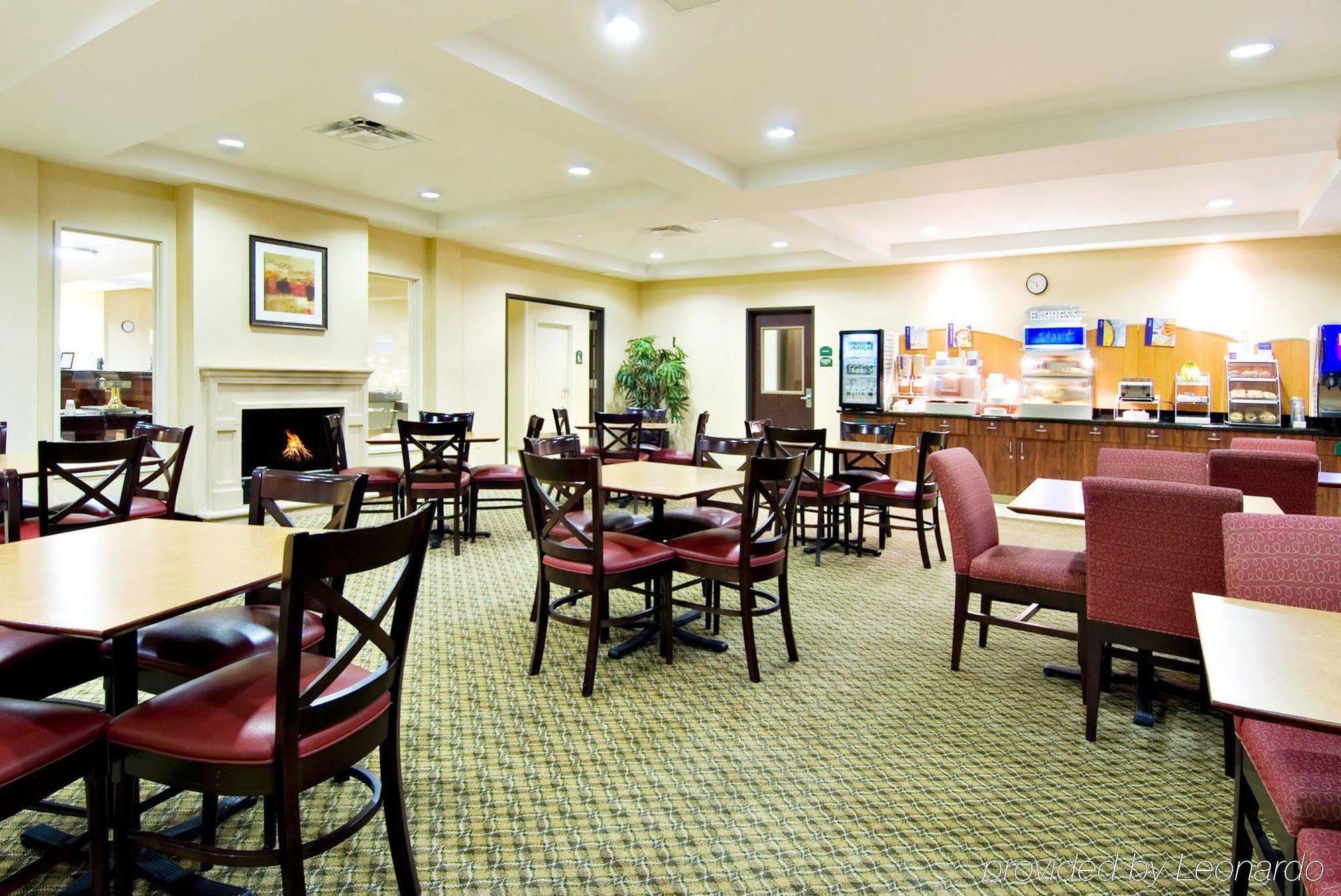 Holiday Inn Express Hotel & Suites Medford-Central Point By Ihg Exterior photo
