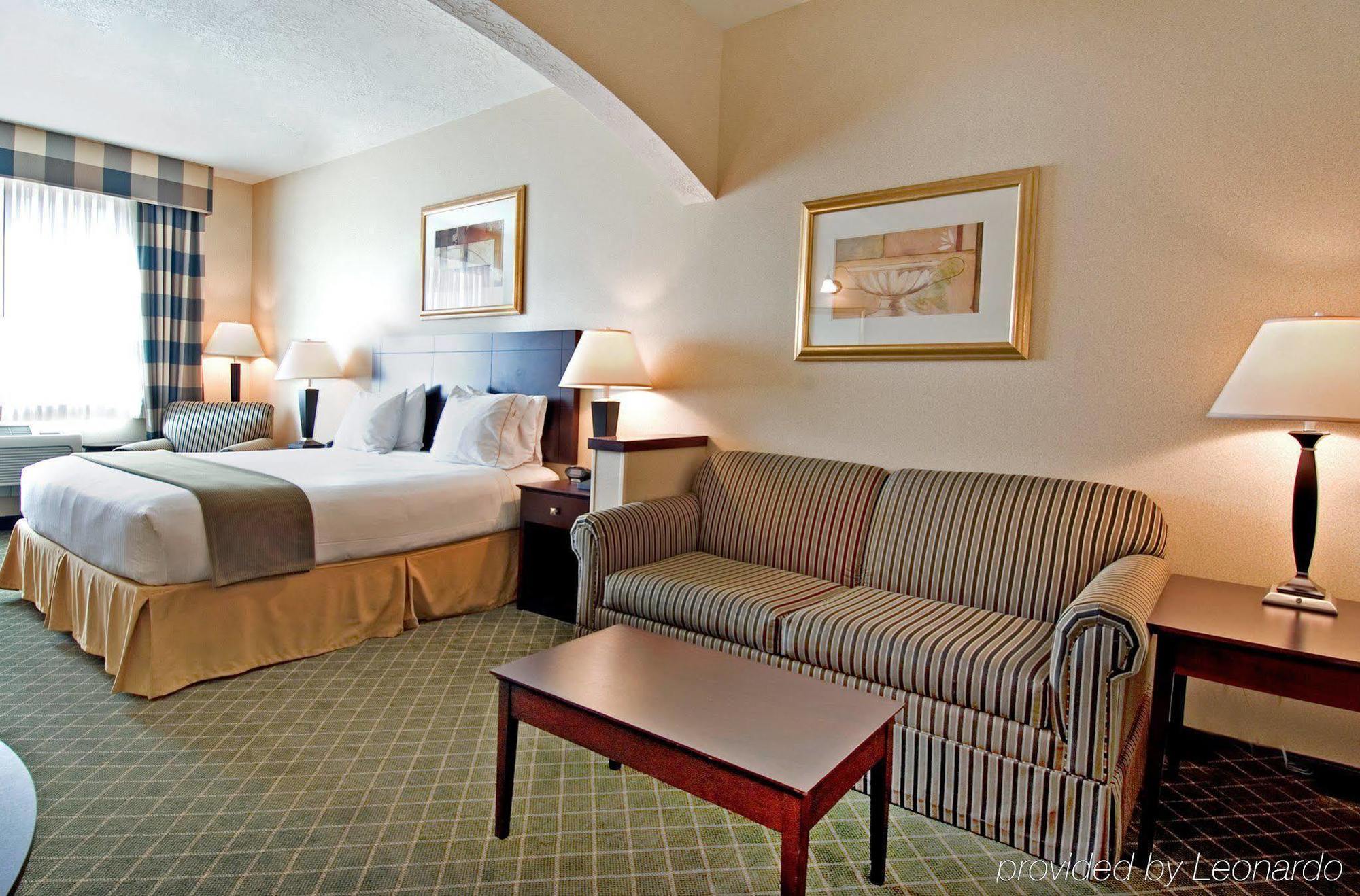 Holiday Inn Express Hotel & Suites Medford-Central Point By Ihg Exterior photo