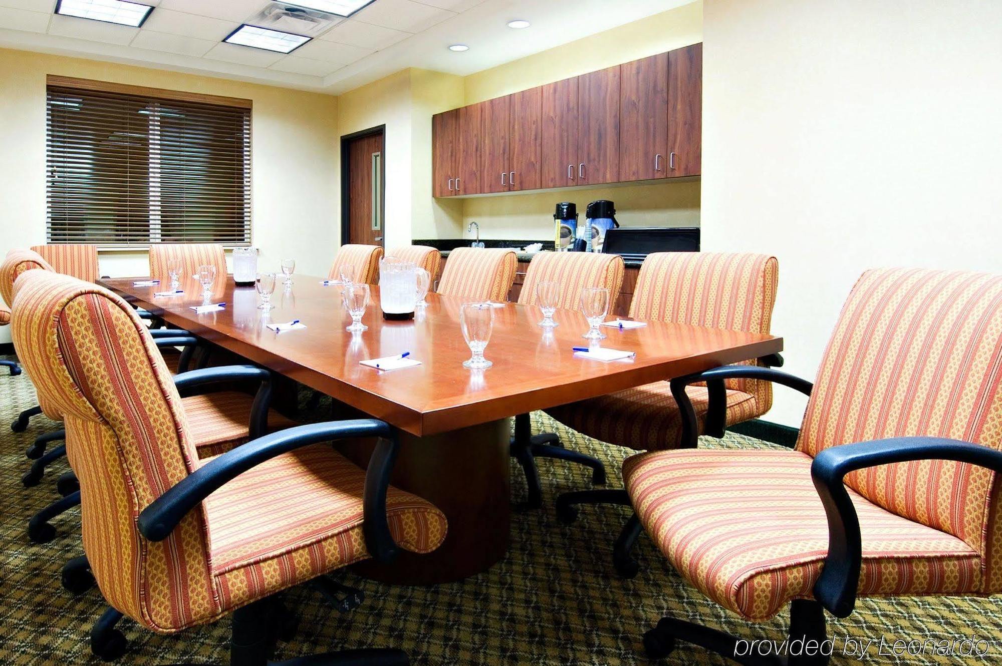Holiday Inn Express Hotel & Suites Medford-Central Point By Ihg Exterior photo