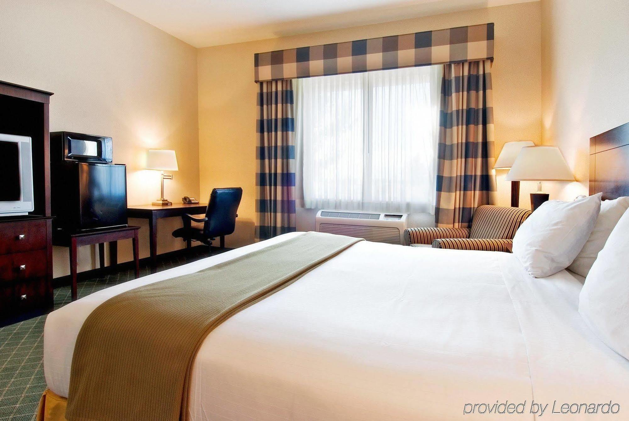 Holiday Inn Express Hotel & Suites Medford-Central Point By Ihg Exterior photo