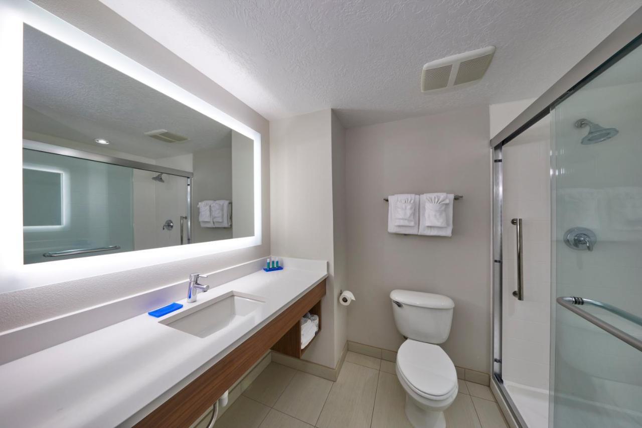 Holiday Inn Express Hotel & Suites Medford-Central Point By Ihg Room photo